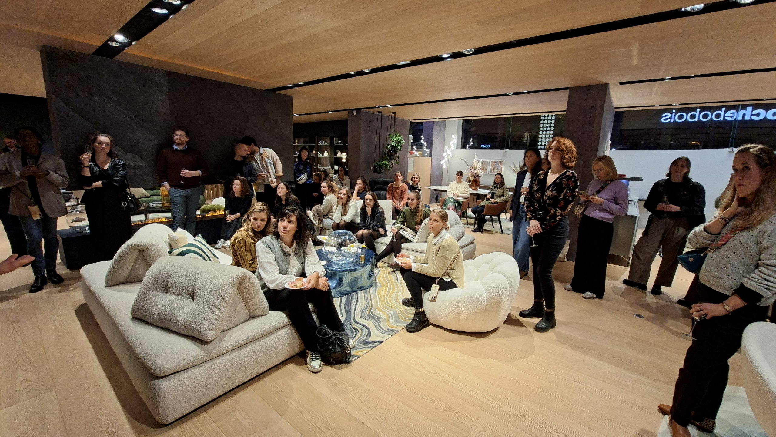 les apéros déco chez roche bobois paris en novembre 2025. Réseau d'architectes d'intérieur lors de la présentation de la marque